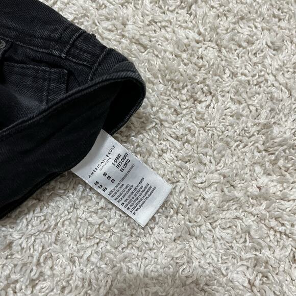 American Eagle Size 00 X-Short Black Distressed High-Rise Mom Striaght Jeans - Picture 7 of 7